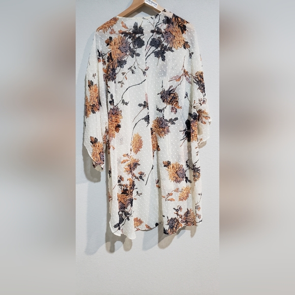 Maurices Floral Popcorn Clip Dot Duster Kimono Size 0/1 - Picture 2 of 4